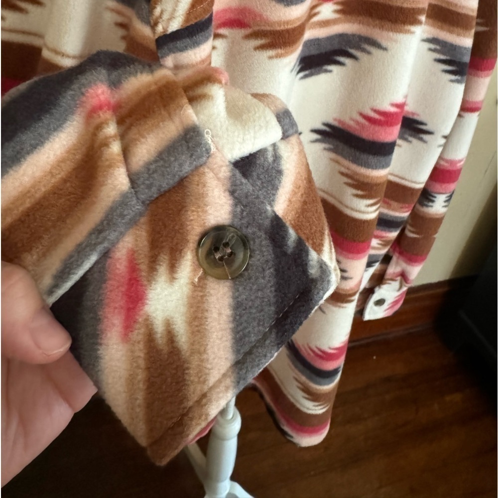 Aztec Print/Western Fleece Shacket Size Large - Picture 4 of 5